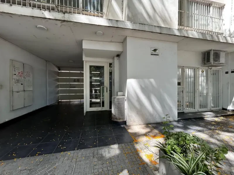 Av Pellegrini 3400, Piso 1